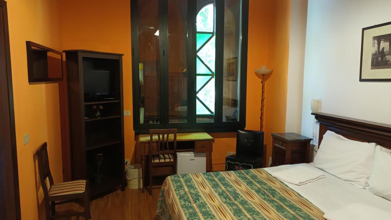 Hotel Europa Перуджа Екстериор снимка