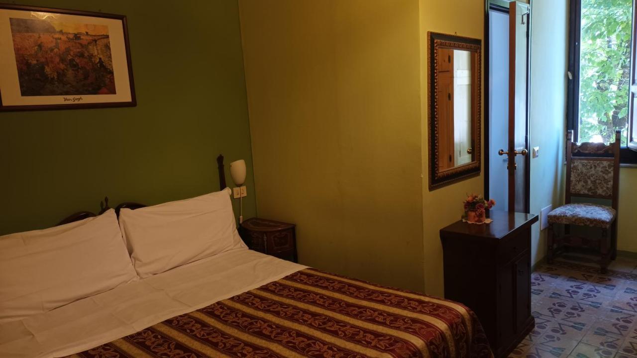 Hotel Europa Перуджа Екстериор снимка