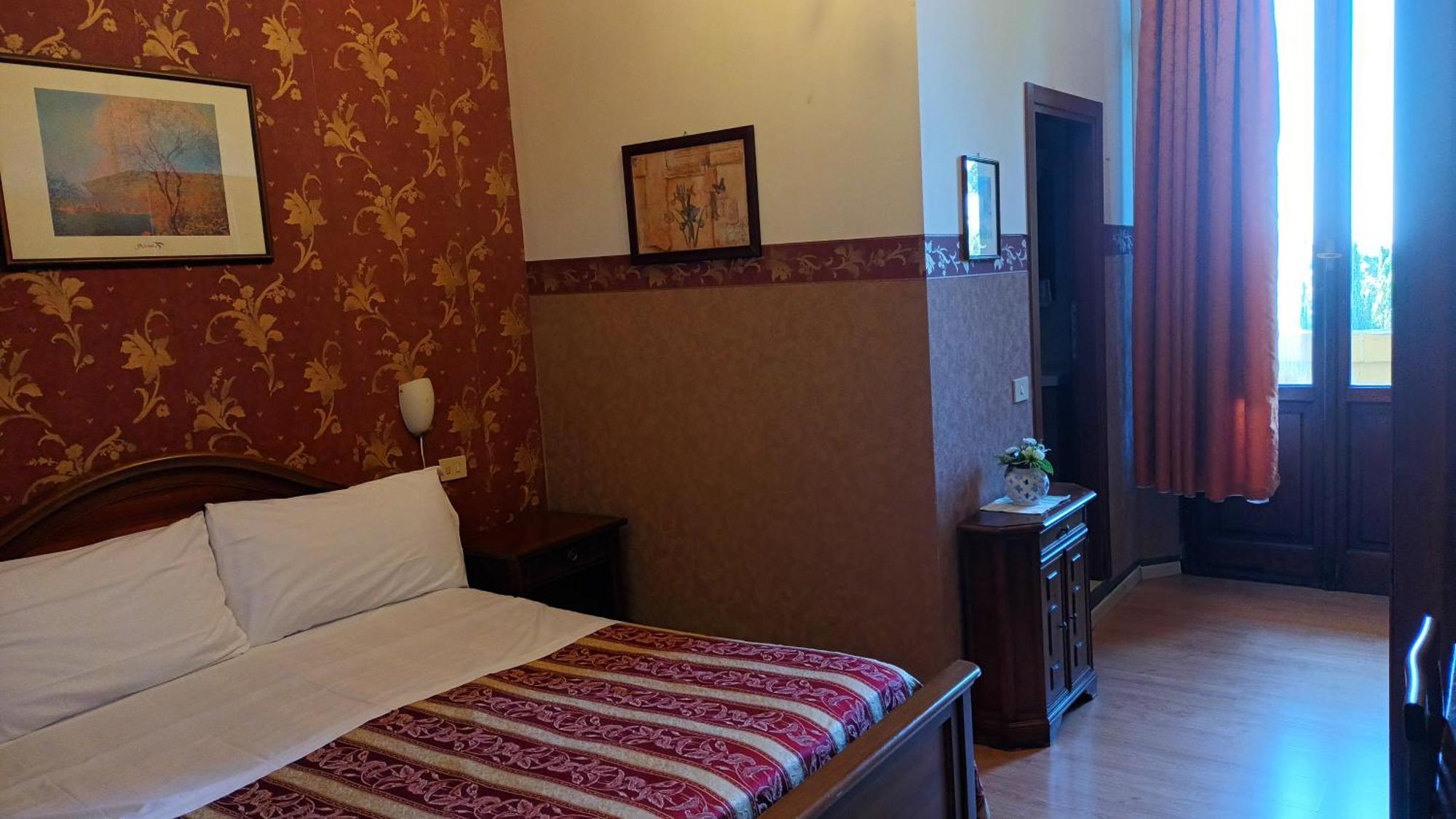 Hotel Europa Перуджа Екстериор снимка