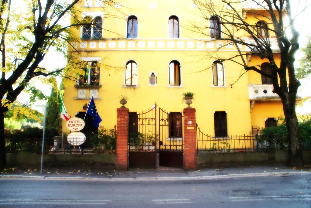 Hotel Europa Перуджа Екстериор снимка