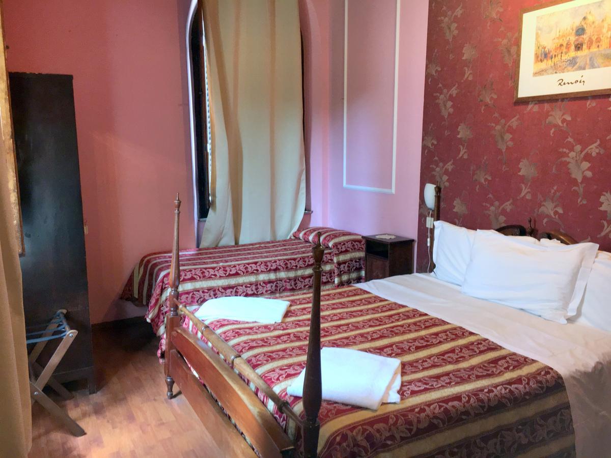 Hotel Europa Перуджа Екстериор снимка
