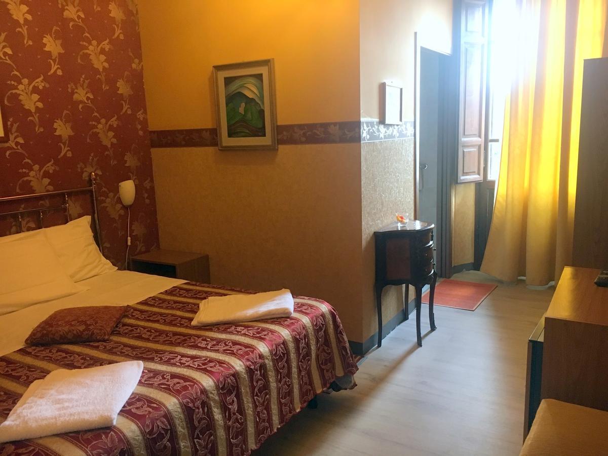 Hotel Europa Перуджа Екстериор снимка