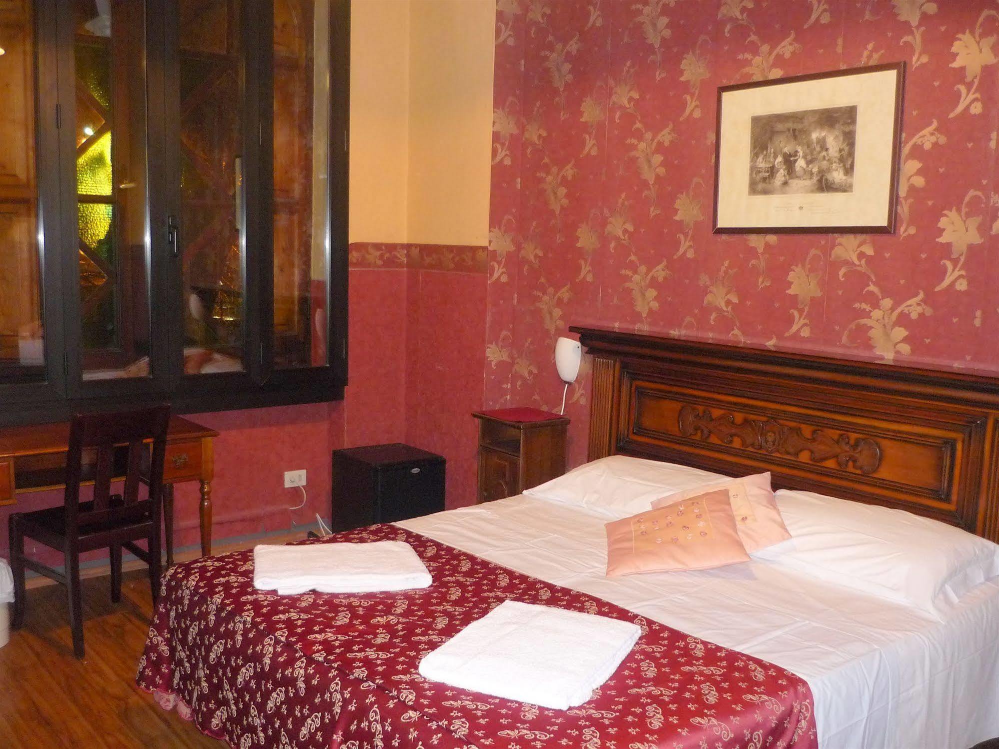 Hotel Europa Перуджа Екстериор снимка